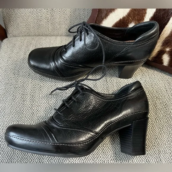 Clarks Shoes Clarks Artisan Black Leather Shoes Only Worn A